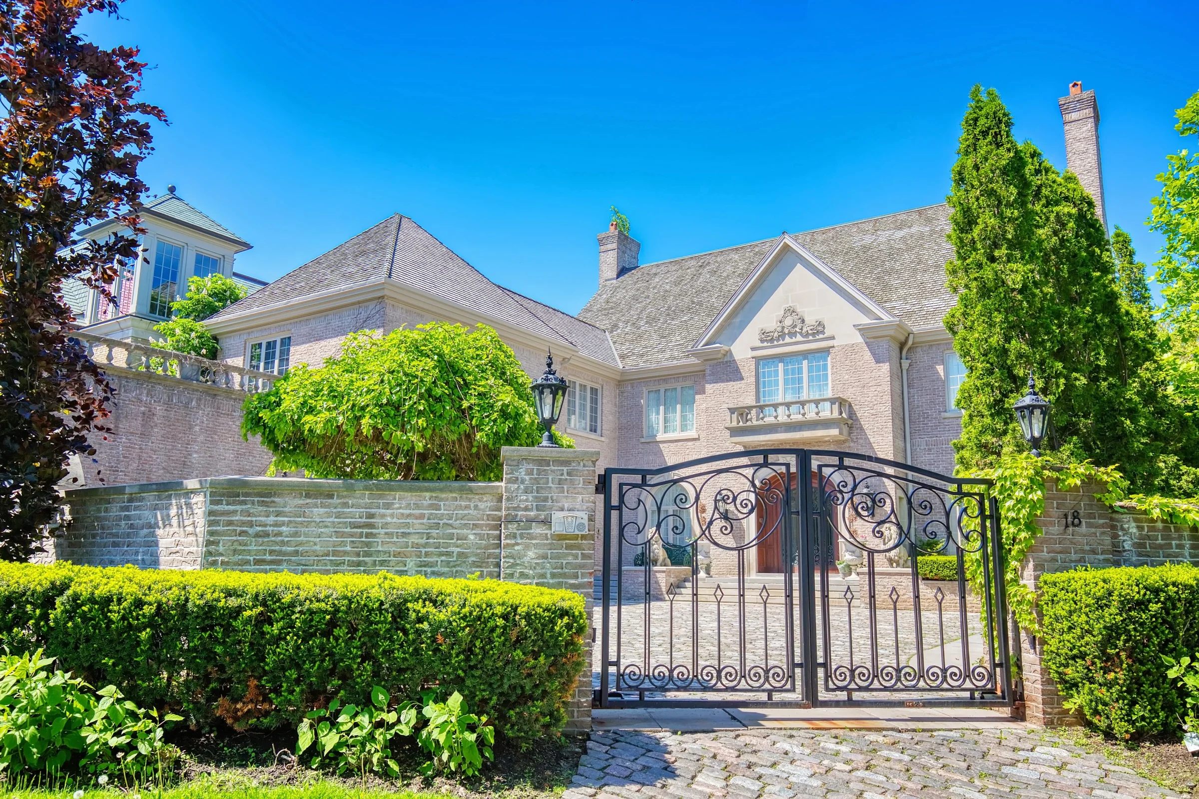 Princess-Rosethorn, Etobicoke